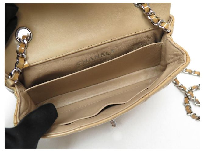 BORSA A MANO CHANEL MINI CLASSIQUE TIMELESS IN PELLE LACCA CAMEL LEATHER BAG Cammello - vista 6