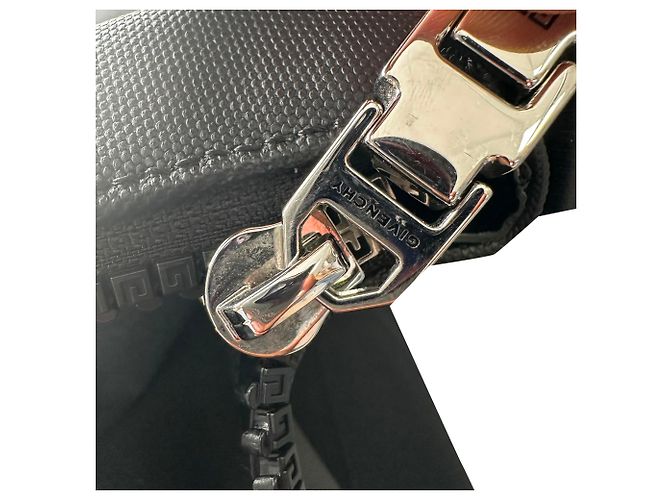 Sac Givenchy Antigona Sport en toile enduite noire - vue 18