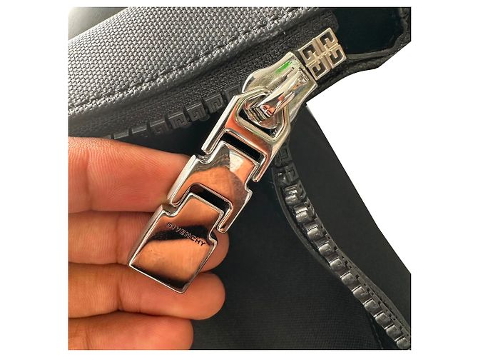 Sac Givenchy Antigona Sport en toile enduite noire - vue 19