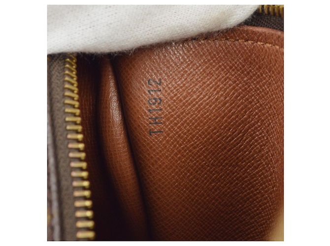 Louis Vuitton Papillon Monogram Canvas 30 Castaño - vista 5