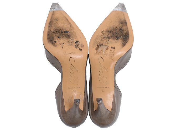 Décolleté a punta stile Brogue D'Orsay Roger Vivier in pelle grigia Grigio - vista 6