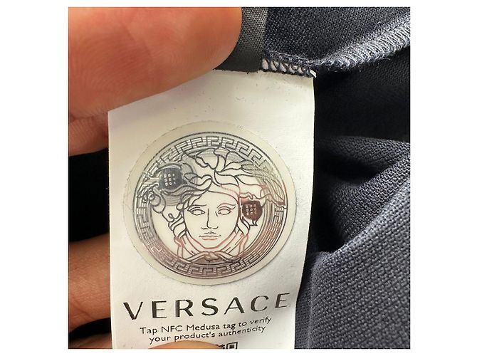 Polo Versace in cotone blu navy con ricamo Medusa - vista 10