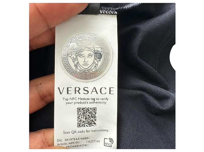 Polo Versace in cotone blu navy con ricamo Medusa - vista 11