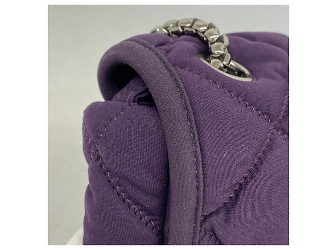 Bolsa de ombro Chanel em nylon acolchoado bubble roxo - vista 7