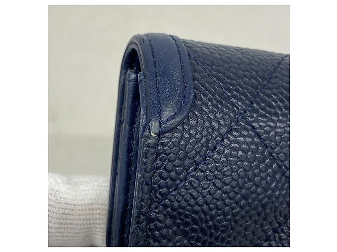Tarjetero Chanel de piel de becerro granulada azul marino - vista 6
