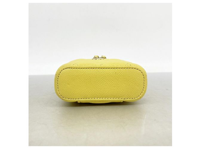 Bolsa de Ombro com Corrente Chanel Matelassé Amarelo - vista 3