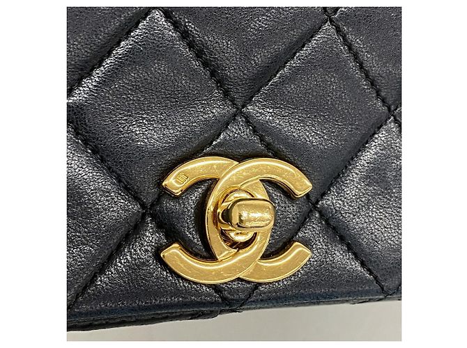 Bolsa de Ombro com Corrente Chanel Matelassé Preto - vista 10