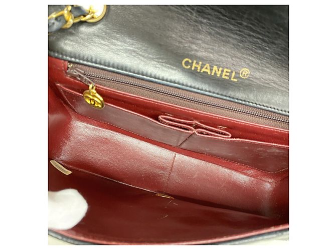 Bolsa de Ombro com Corrente Chanel Matelassé Preto - vista 4