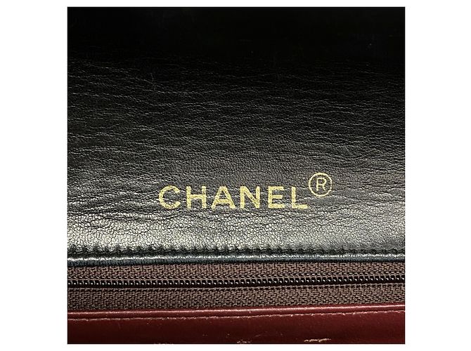 Bolsa de Ombro com Corrente Chanel Matelassé Preto - vista 5