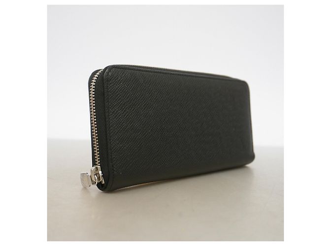 Louis Vuitton Taiga Zippy Long Wallet Black - view 2
