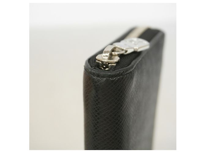 Louis Vuitton Taiga Zippy Long Wallet Black - view 5