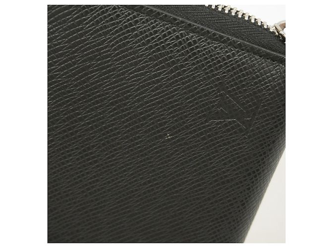 Louis Vuitton Taiga Zippy Long Wallet Black - view 7
