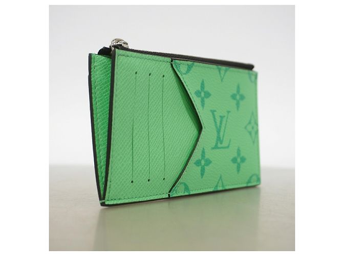 Portacarte e monete Louis Vuitton Taigarama Verde - vista 2