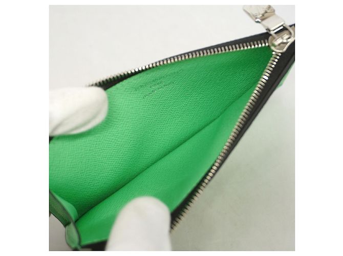 Portacarte e monete Louis Vuitton Taigarama Verde - vista 3