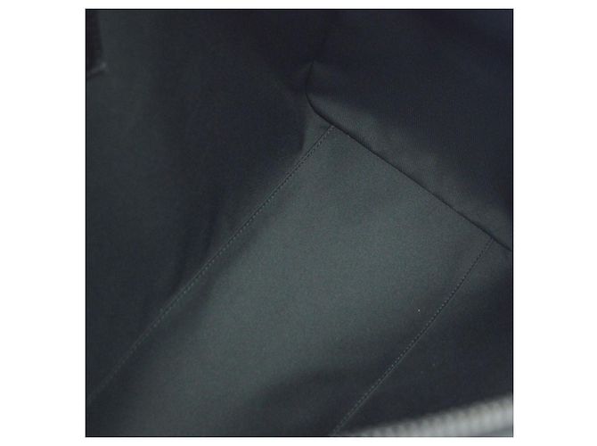 Louis Vuitton Keepall Bandouliere Rainbow Taiga Leather 50 Nero - vista 3