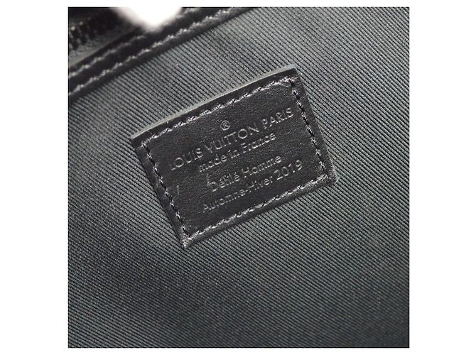 Louis Vuitton Keepall Bandouliere Rainbow Taiga Leather 50 Nero - vista 4