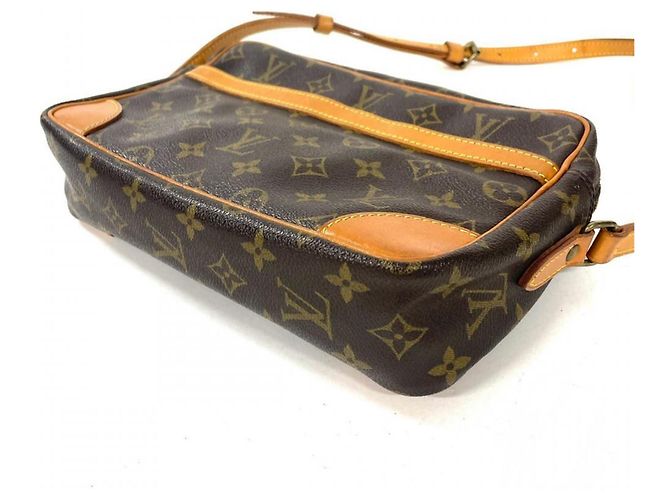 Borsa a tracolla Louis Vuitton Trocadero 27 Marrone - vista 4