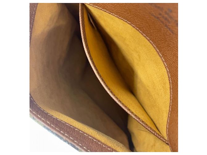 Louis Vuitton Schultertasche aus braunem Monogram Canvas - Ansicht 6