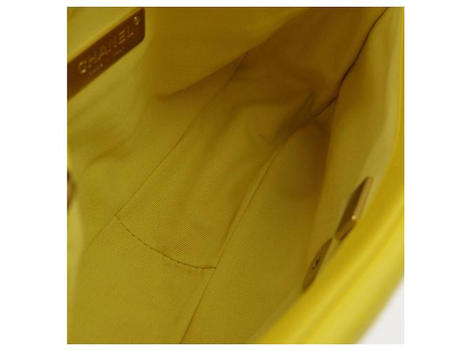Bolsa de aba Chanel 19 em pele de cordeiro acolchoada Amarelo - vista 3