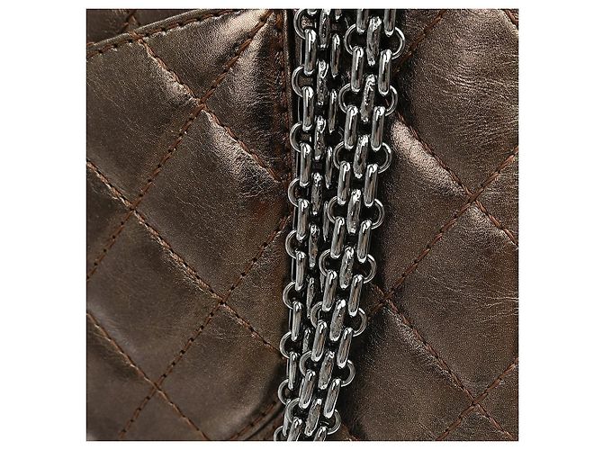 Chanel Reissue 2.55 Flap Quilted Metallic Aged Calfskin 226 Marrone - vista 5