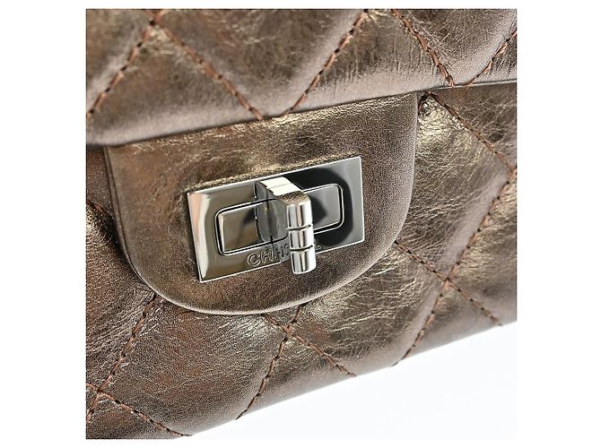 Chanel Reissue 2.55 Flap Quilted Metallic Aged Calfskin 226 Marrone - vista 7
