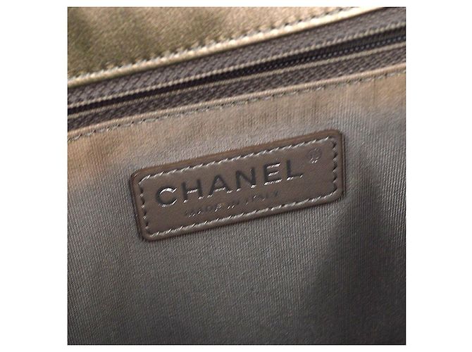 Chanel Boy Flap Quilted Perforated Lambskin Large Golden - Ansicht 4