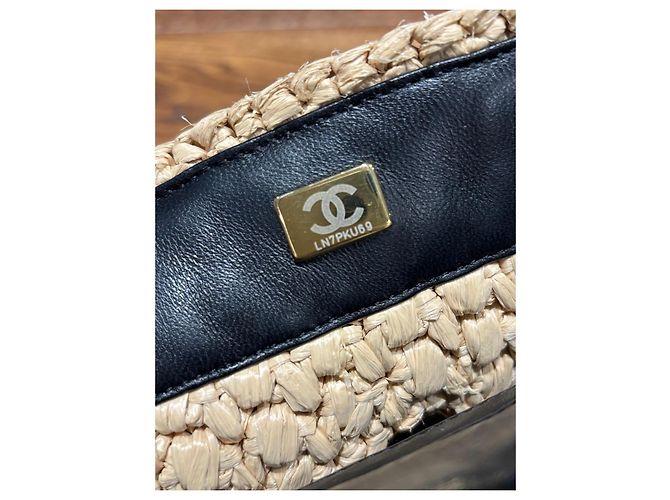 Chanel Flap Bag aus Weide Schwarz Beige - Ansicht 4