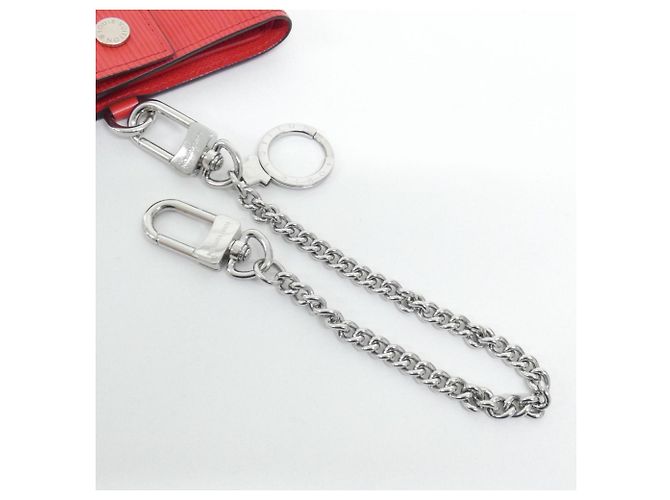 Portafoglio con catena Louis Vuitton Epi M67755 in Rouge Rosso - vista 6