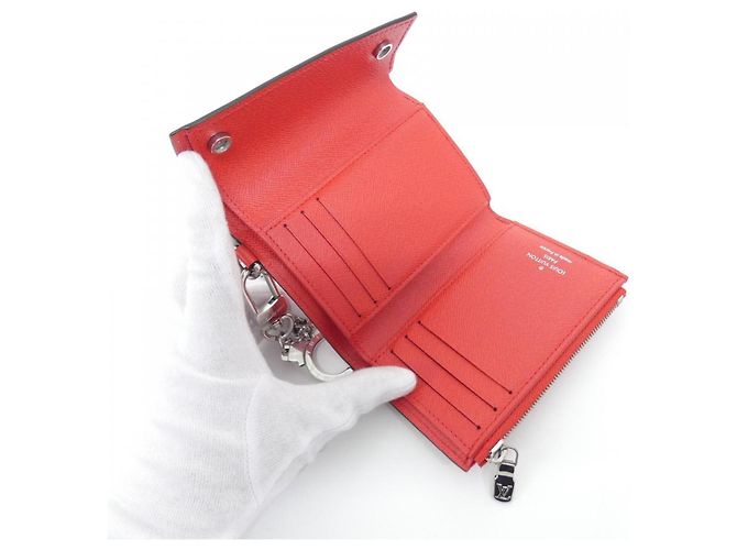 Portafoglio con catena Louis Vuitton Epi M67755 in Rouge Rosso - vista 7