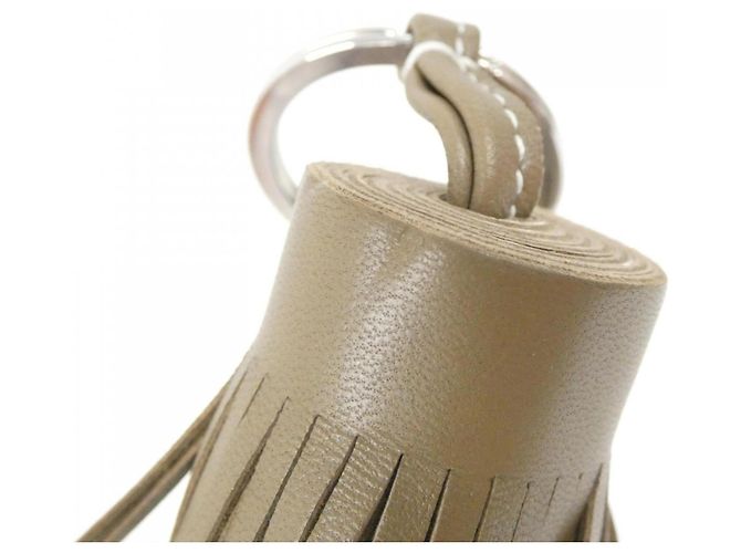 Hermès Portachiavi Hermes Carmen in Etoupe Gray Taupe - vista 3