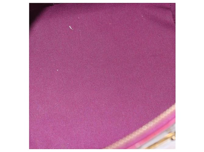 Louis Vuitton Bellevue Monogram Vernis PM Burdeos - vista 5
