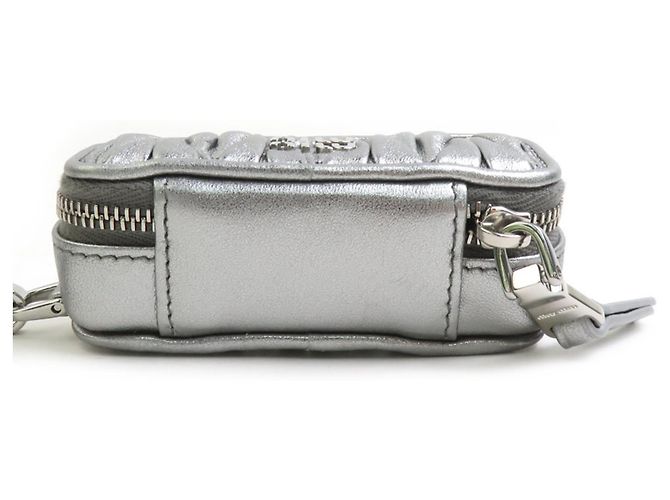 Charm per borsa Miu Miu in pelle argento - vista 4