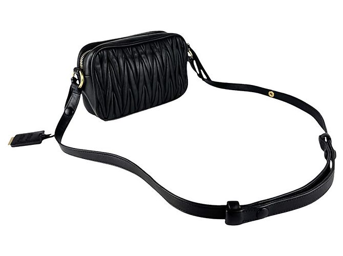 Borsa a tracolla Miu Miu in pelle Matelassé nera Nero - vista 10