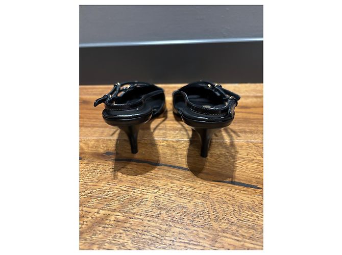 Miu Miu Slingback-Pumps aus schwarzem Leder mit Kitten-Heel - Ansicht 8