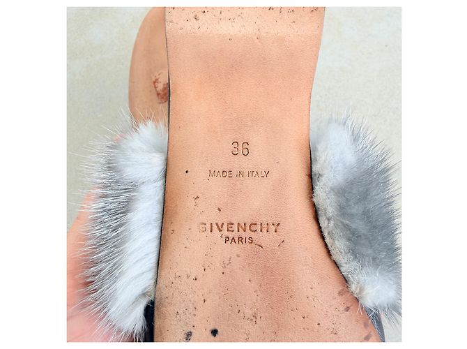 Givenchy Mules Basse in Pelle Nera ed Ecopelliccia Grigia Nero - vista 8