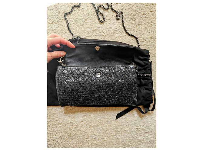 Borsa a tracolla Chanel in pelle nera Nero - vista 3