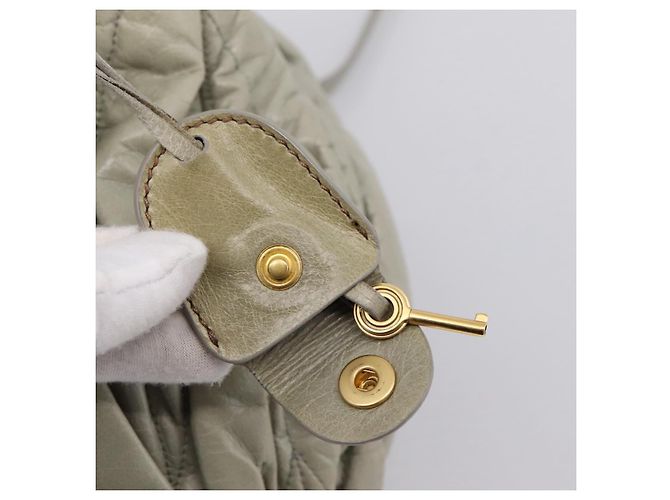 Borsa a mano arricciata Miu Miu in pelle 2way Grigio Oro Auth LN169 Marrone D'oro - vista 17