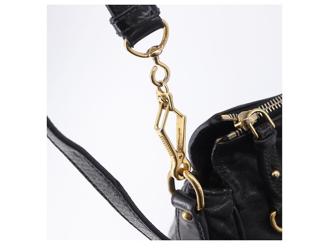 Bolsa de Mão Miu Miu em Couro 2way Preta Dourada Auth 203798V Preto Dourado - vista 26