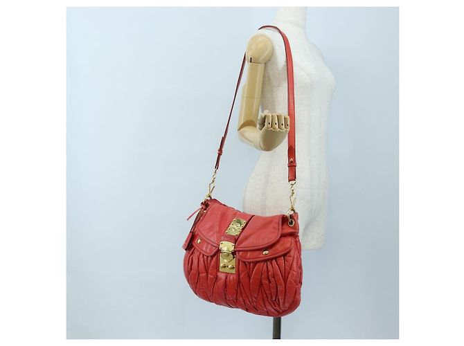 Borsa a mano Miu Miu in pelle 2way rossa tono oro Auth 167603V Rosso - vista 34