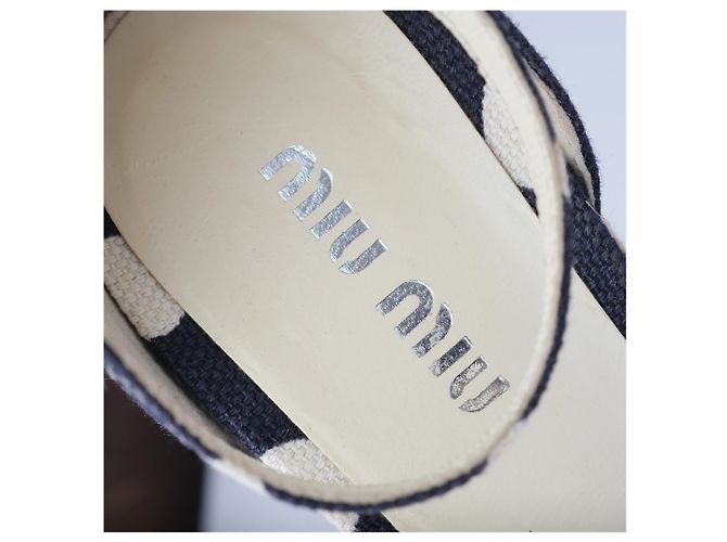 Miu Miu Polka-Dot Canvas Espadrille Wedges - ’10s Bianco - vista 6