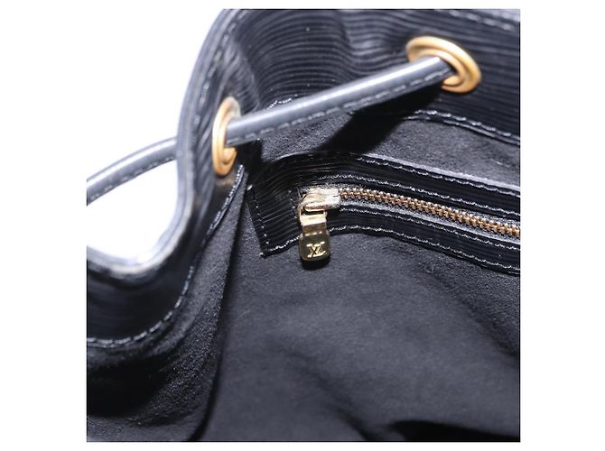 Borsa a tracolla LOUIS VUITTON Epi Petit Noe Nera M44102 LV Auth 205071A Nero - vista 24