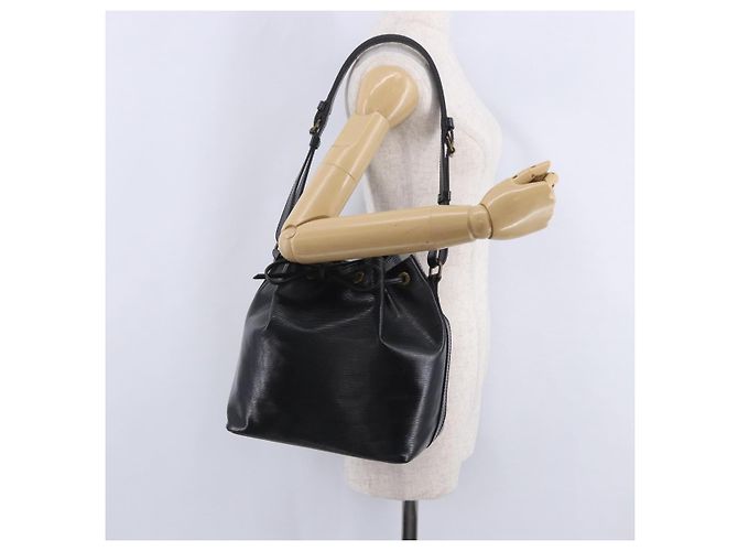 Borsa a tracolla LOUIS VUITTON Epi Petit Noe Nera M44102 LV Auth 205071A Nero - vista 26