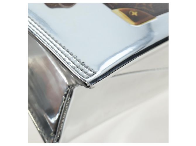 LOUIS VUITTON Freezer Bags Soft Trunk Pelle verniciata M23123 LV Auth 203200SAM Argento - vista 17
