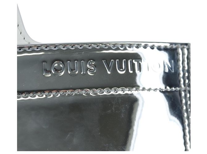LOUIS VUITTON Freezer Bags Soft Trunk Pelle verniciata M23123 LV Auth 203200SAM Argento - vista 21