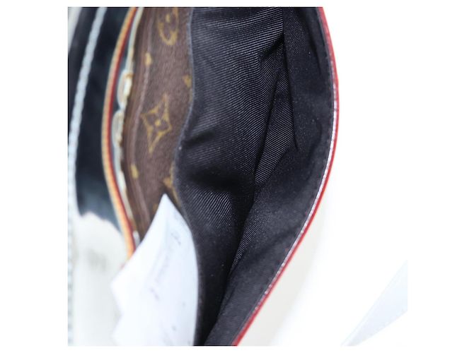 LOUIS VUITTON Freezer Bags Soft Trunk Pelle verniciata M23123 LV Auth 203200SAM Argento - vista 24