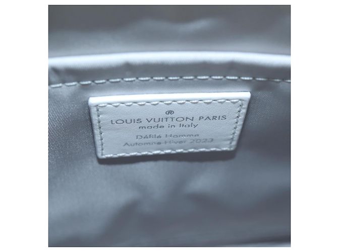 LOUIS VUITTON Freezer Bags Soft Trunk Pelle verniciata M23123 LV Auth 203200SAM Argento - vista 28