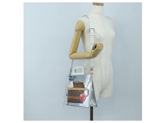 LOUIS VUITTON Freezer Bags Soft Trunk Pelle verniciata M23123 LV Auth 203200SAM Argento - vista 34