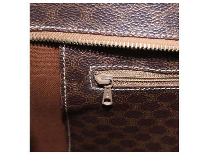 Céline CELINE Macadam Canvas Tote Bag PVC Leder Braun Gold Auth 204387 Golden - Ansicht 26