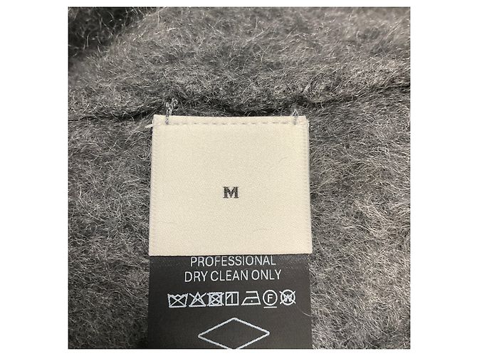 Adam Lippes Ari Top aus gebürstetem Kaschmir in Heather Grey und Levi Midi-Rock mit Gürtel Grau - Ansicht 5