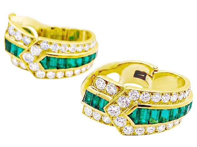 Orecchini Van Cleef & Arpels, "Ceinture", oro giallo, diamanti e smeraldo. - vista 4